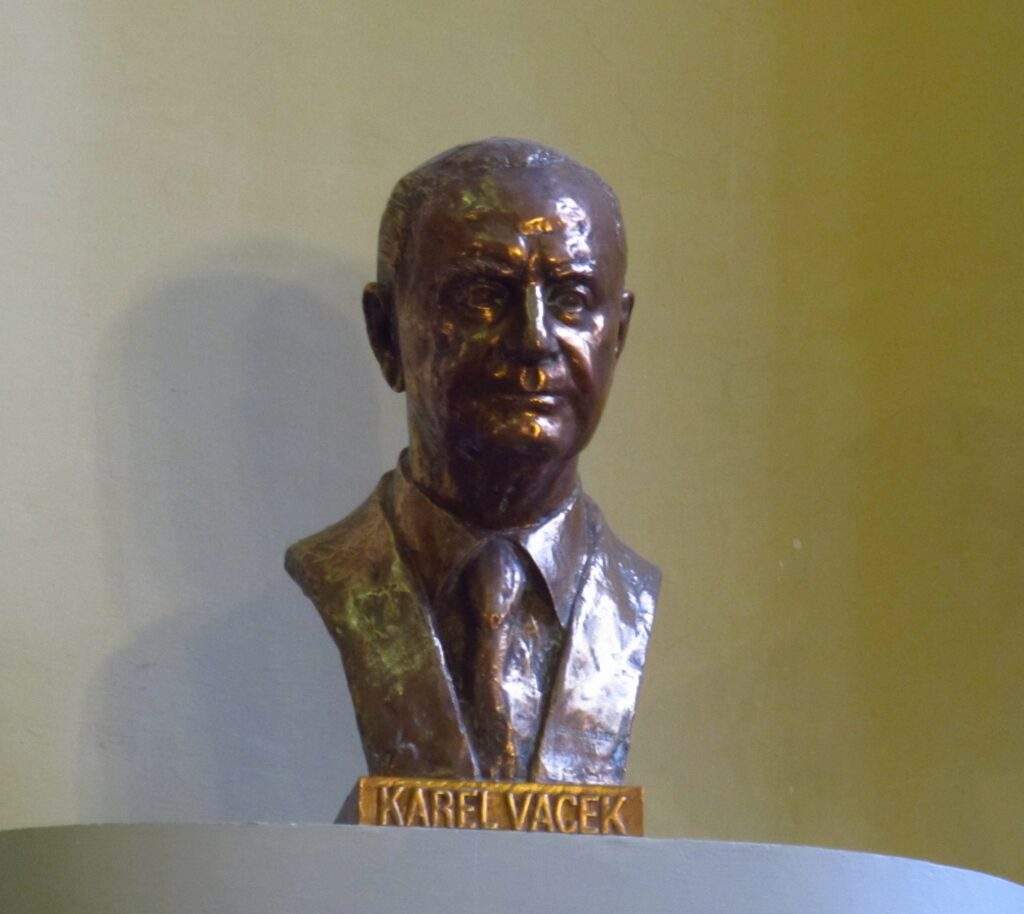 Karel Vacek Büste
